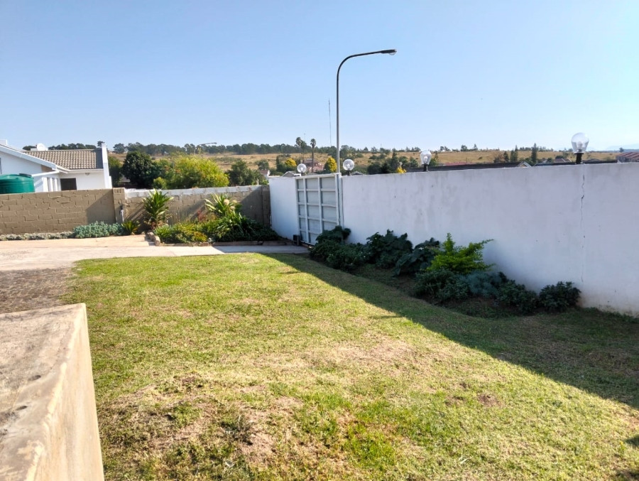 To Let 3 Bedroom Property for Rent in Southernwood Eastern Cape